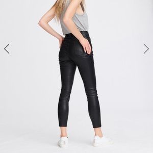 Rag and bone Nina High-Rise Skinny Leather Pant
Slim Fit Leather Pant size 24